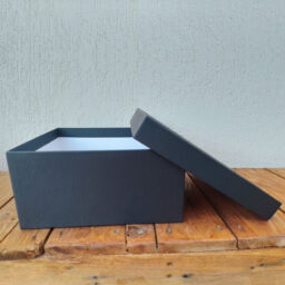 Caixa Quadrada Alta Cartonada Preto