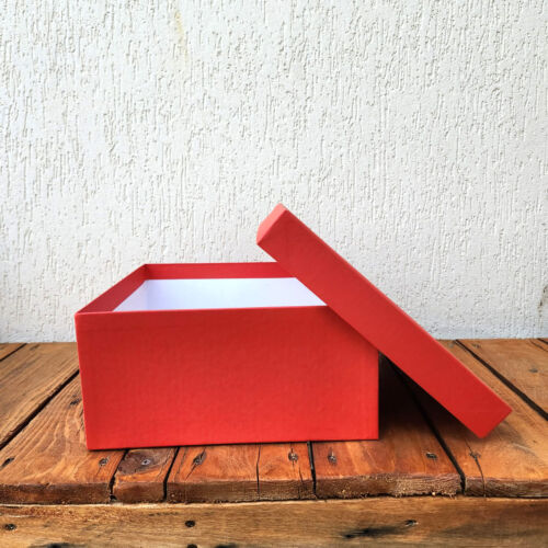 Caixa Quadrada Alta Cartonada Vermelha